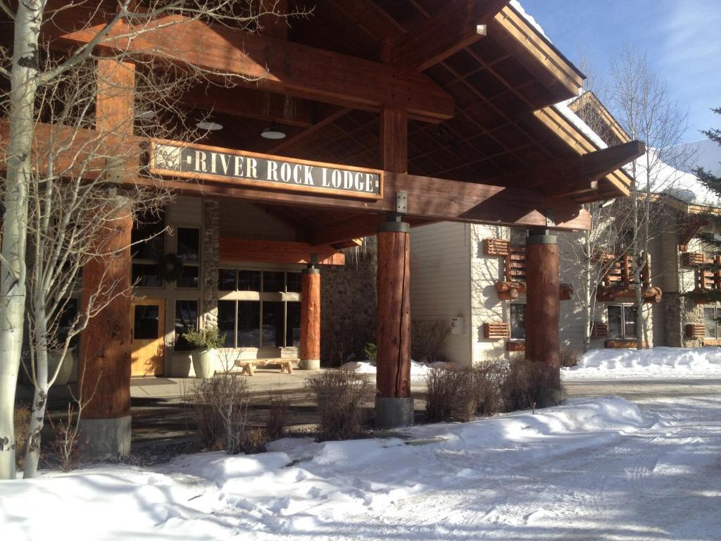 River Rock Lodge Big Sky Exterior photo